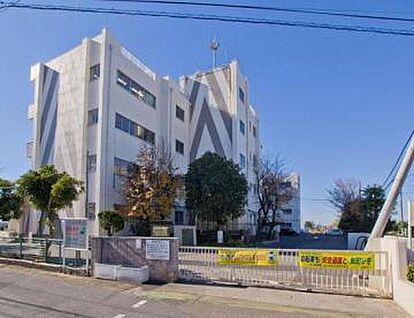 吉川市立北谷小学校 1390ｍ(徒歩18分)