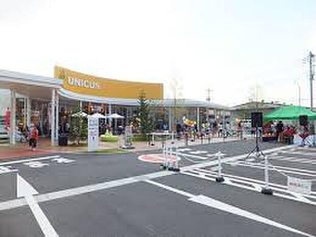 UNICUS(ウニクス) 吉川(約1,717m・徒歩22分)