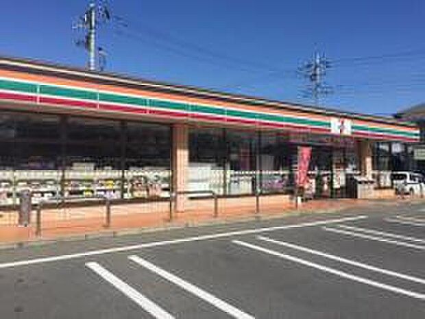 セブン-イレブン三郷東町店(約204m)