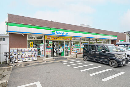 ファミリーマート東京科学大学国府台キャンパス店（現地より徒歩 約900m