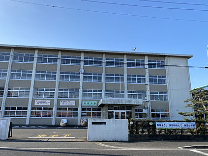 市立青葉中学校 約650m(徒歩約9分)