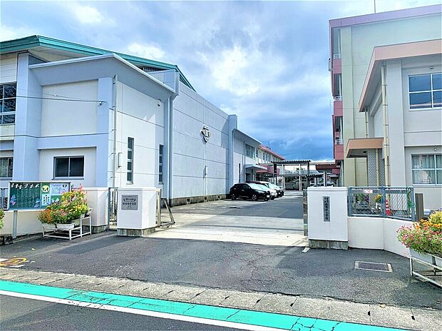 西紫原小学校(約910m)