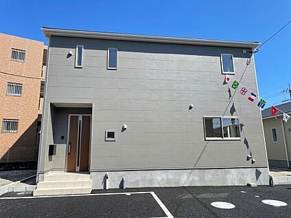 ＼堂々とした佇まいの新築戸建／