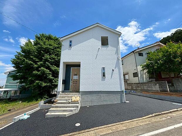 家族と過ごす当たり前の日々こそが、未来に残る大切な宝物。そんな温かな時間を育みながら、永く愛着を深めていける住まいです。
