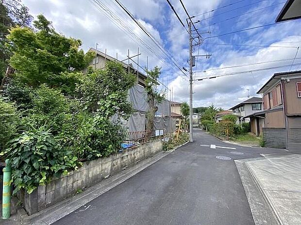 ※取り壊し中※
一戸建ての大きなメリットは、「自分の土地」を自由に使えること。好きなペットが飼えるほか、ガーデニングやＤＩＹ、車やバイクの手入れなど様々な趣味を楽しめます♪
