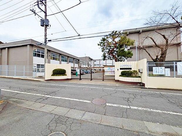 八王子市立川口中学校（約1,100m）