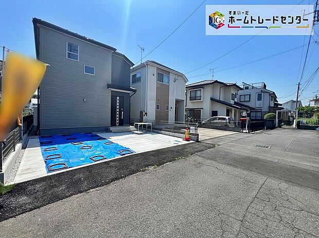 【前面道路含む現地写真】住環境良好な人気の低層住居専用地域に立地しております。守られた環境は、お子様との暮らしにもおすすめです。