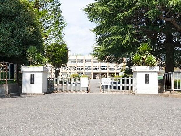 青梅市立第三中学校（約2,400m）