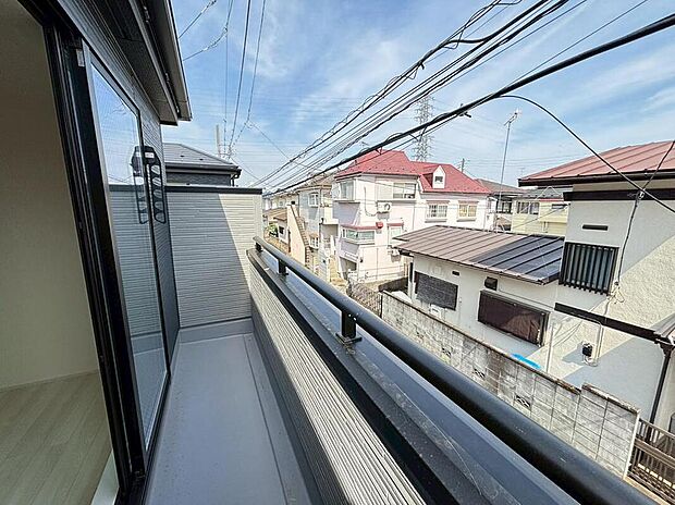 【バルコニー】周辺は静かで落ち着いた住環境です♪
確かな住宅性能と暮らしを彩る充実の設備。快適な新生活がスタートできます。ぜひあなたの目で、現地をお確かめください♪！