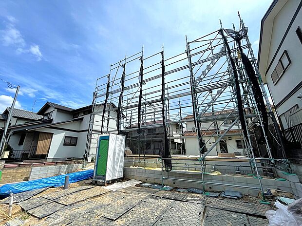 【現地写真】低層住宅を中心とした落ち着いた街並みが広がるエリアです。静かで開放感のある暮らしを叶えます。