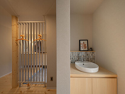 1F powder room