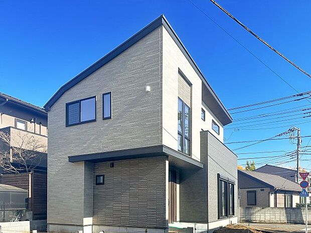 【外観】大切な家族を守り抜く家 「最高等級の安心」と「未来も快適な省エネ性能」を両立（２０２５年１１月撮影）