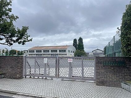 三鷹市立第四中学校 徒歩690m