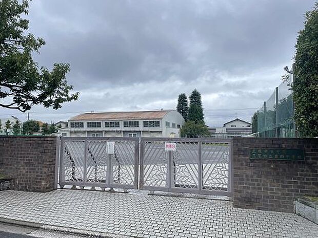 三鷹市立第四中学校