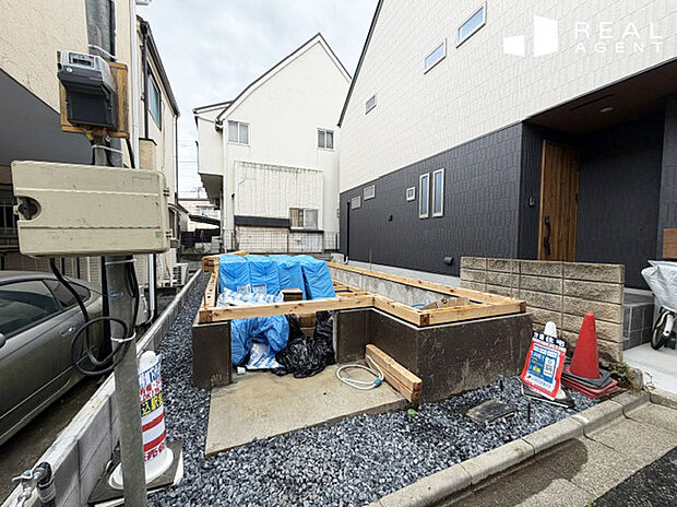 馬込駅徒歩約5分の好立地。堂寺児童公園が徒歩約2分でお子様と一緒に屋外で遊ぶのもラクラク。