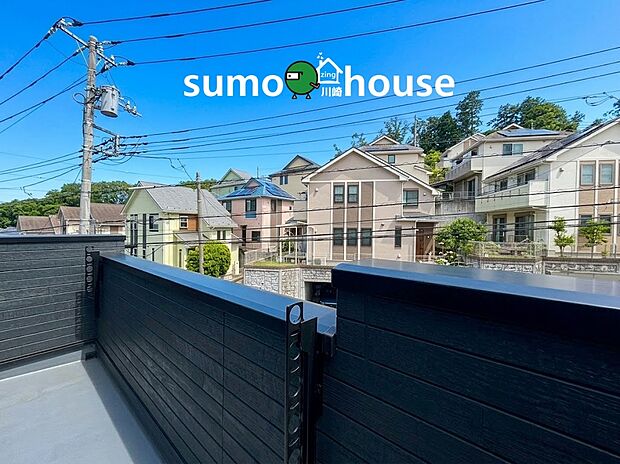 【施工事例】施工例の為、分譲中の建物とは外壁、屋根開口部等の形状・仕様が異なります。