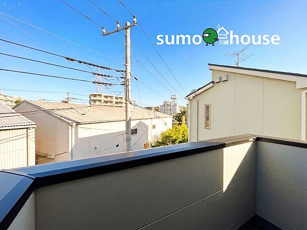 【施工事例】施工例の為、分譲中の建物とは外壁、屋根開口部等の形状・仕様が異なります。