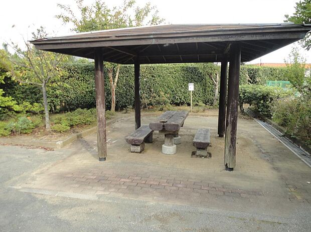 長沢公園(約170m)