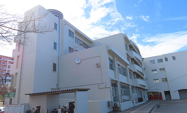 横浜市立下田小学校(約770m)