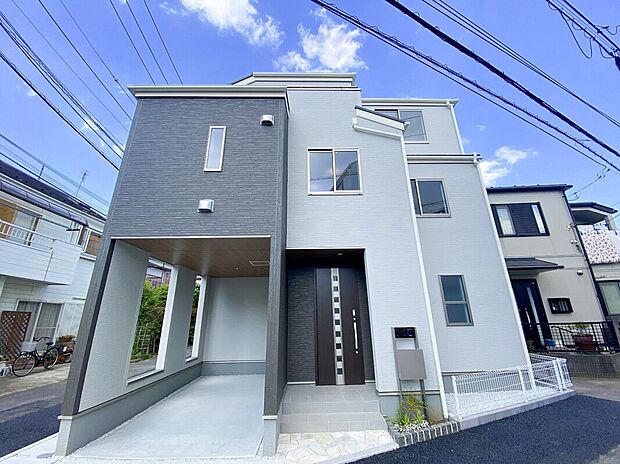 【同形状・同仕様写真(外観)】【類似外観同仕様】施工例の為、分譲中の建物とは外壁、屋根開口部等の形状・仕様が異なります。