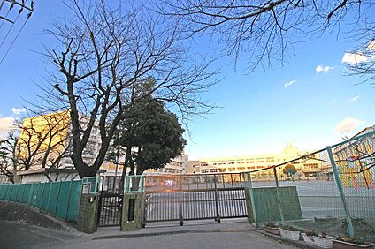 横浜市立鴨居小学校 370ｍ(徒歩5分)