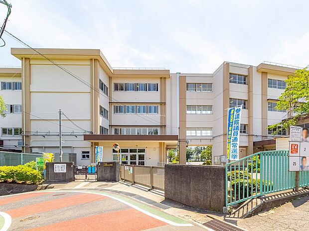 川崎市立南野川小学校(約300m)