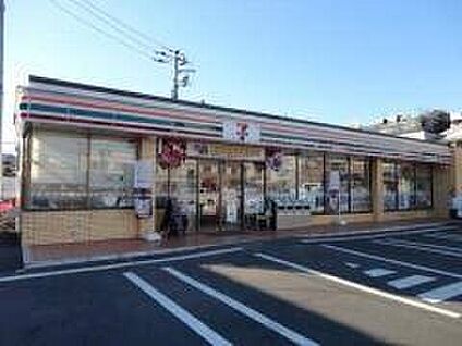 セブンイレブン横浜下末吉1丁目店 180ｍ(徒歩3分)