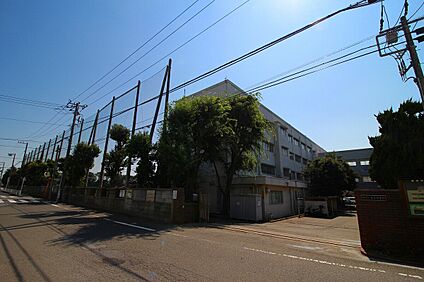 横浜市立末吉中学校 1260ｍ(徒歩16分)