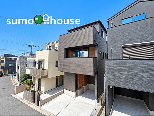 【その他】施工例の為、分譲中の建物とは外壁、屋根開口部等の形状・仕様が異なります。