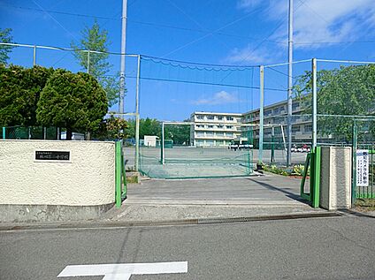 町田市立鶴川第二中学校 130ｍ(徒歩2分)