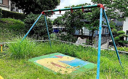 鶴川ひばり児童公園 150ｍ(徒歩2分)