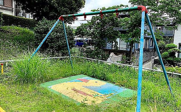 鶴川ひばり児童公園(約150m)