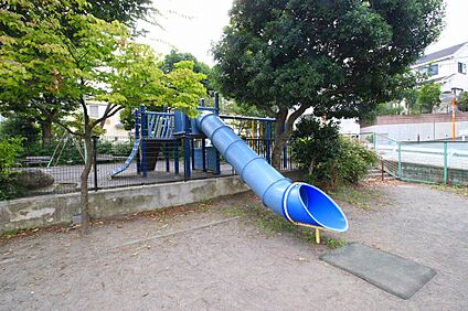 多摩美こぶし公園 200m(徒歩3分)