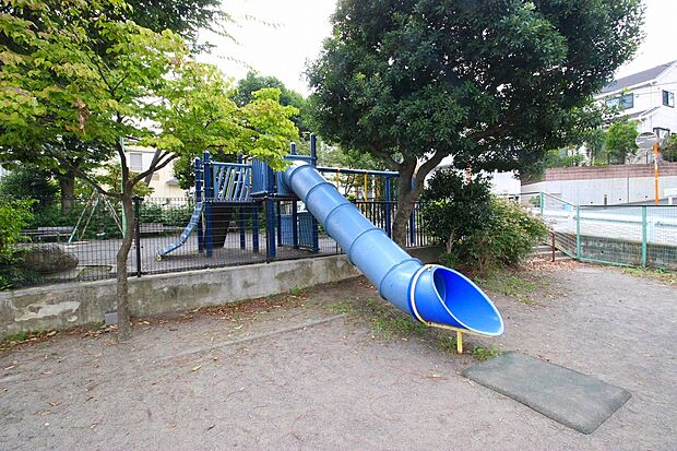 多摩美こぶし公園(約200m)
