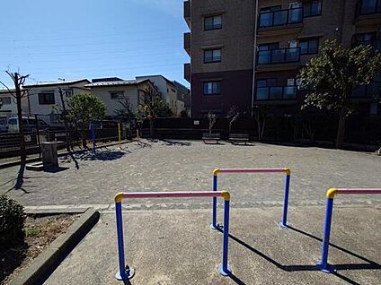 子母口新田町公園 250ｍ(徒歩4分)