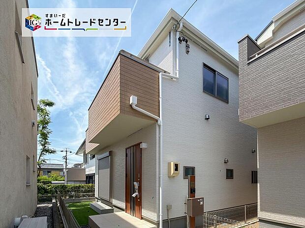 A号棟
堂々完成いたしました！ぜひ現地にて、実際の建物・街並み・陽当たり等ご確認下さい♪お気軽にお問い合わせください☆