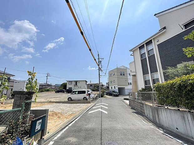 周辺は閑静な住宅地のため、落ち着いた雰囲気の中で穏やかな暮らしを楽しめます♪