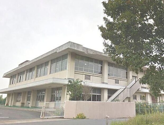 東郷町立諸輪中学校（約966m）