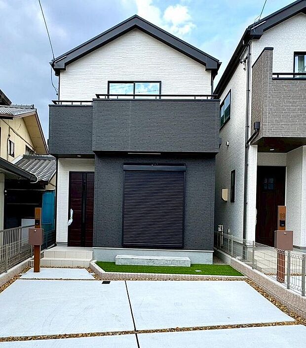 【現地外観写真】A号棟
完成しております！本日内覧可能です！弊社では現地販売会を行っておりません。現地ご見学の際はお気軽にお問い合わせ下さい☆