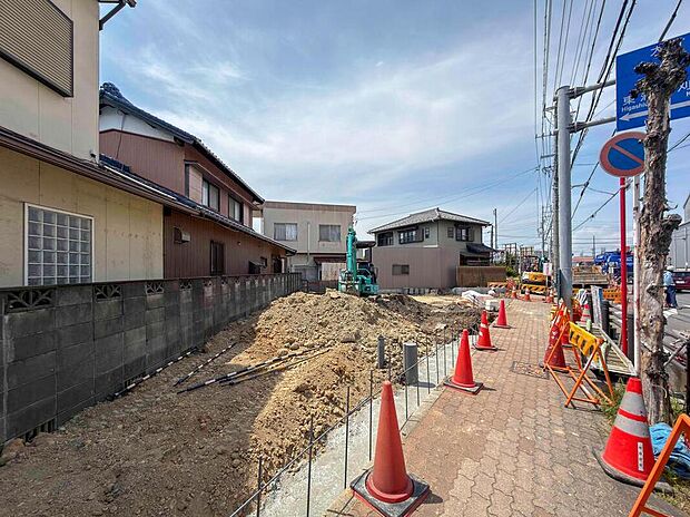 【現地外観写真】建築中のためモデルハウスで構造説明会を開催しております☆設備や構造などご説明いたします！お気軽にお問い合わせください♪