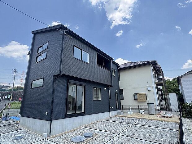 【現地外観写真】完成しております！本日内覧可能です！弊社では現地販売会を行っておりません。現地ご見学の際はお気軽にお問い合わせ下さい☆