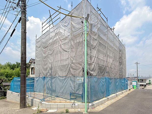 【現地外観写真】住宅の構造や設備仕様・完成イメージなどのご質問はいつでもお気軽にお問い合わせ下さいませ☆資料もお送りいたします♪