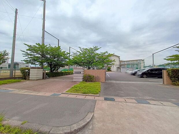 半田市立成岩中学校（約1,400m）