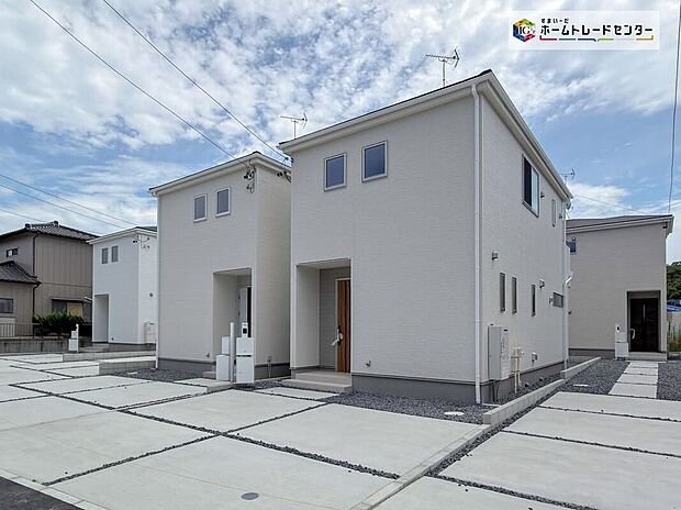 【現地外観写真】堂々完成いたしました！ぜひ現地にて、実際の建物・街並み・陽当たり等ご確認下さい♪お気軽にお問い合わせください☆