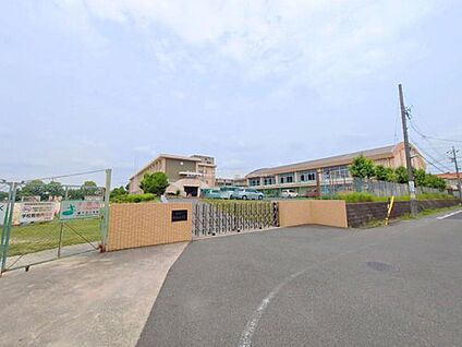 東郷町立春木台小学校 410m(徒歩6分)