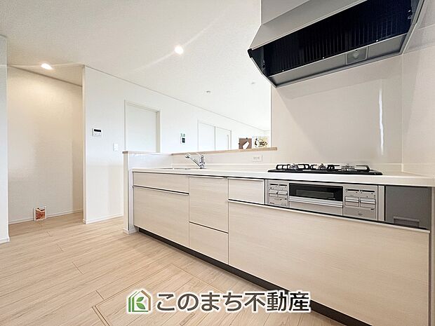 人気の対面式キッチン☆料理をしながらご家族とコミュニケーションが取れます♪