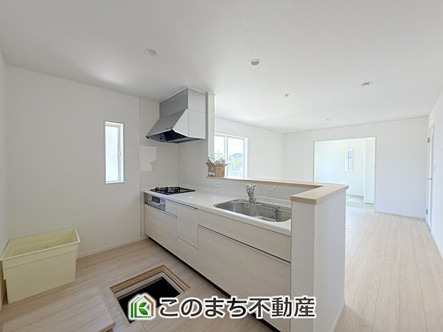 人気の対面式キッチン☆料理をしながらご家族とコミュニケーションが取れます♪