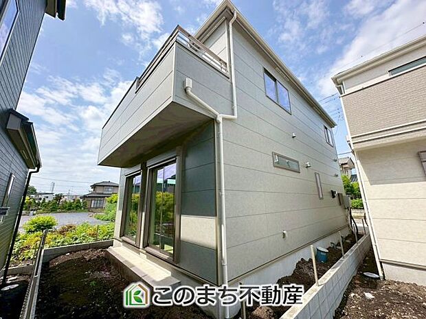 【外観】建物完成につきご内覧可能です！ 飽きのこないシンプルな外観と 閑静な住宅街は永住の地にピッタリです♪ 