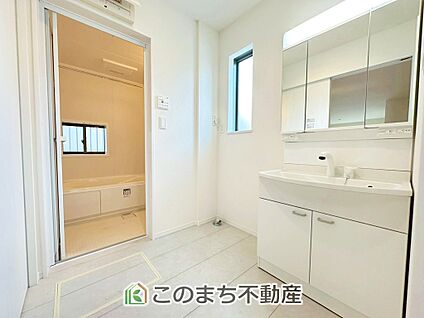 独立洗面台
