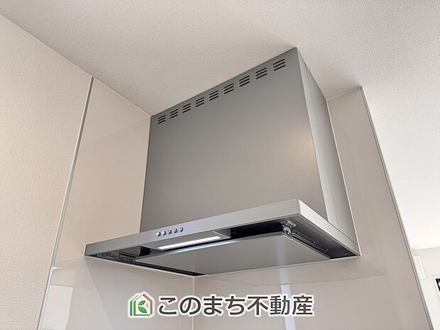 【キッチン】お料理の匂いもスッキリ♪シンプルデザインで掃除も簡単?